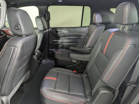 Used 2025 Chevrolet Traverse RS w/ LPO, Floor Liner Package image 16