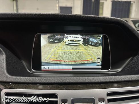 Used 2014 Mercedes-Benz E 550 4MATIC Sedan image 17