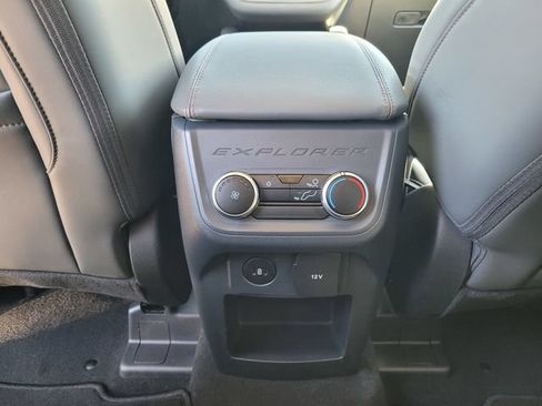 Used 2026 Ford Explorer Active w/ Active Comfort Package RWD image 15