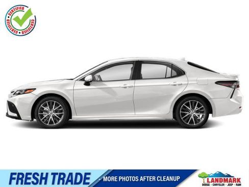 Used 2024 Toyota Camry SE AWD/4WD image 1