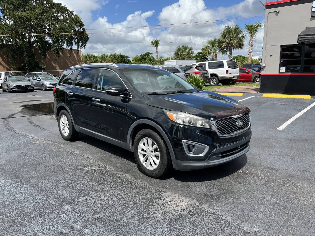 Used 2017 Kia Sorento FWD image 1