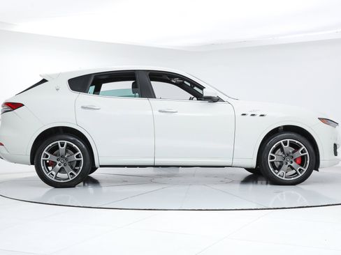 Certified 2023 Maserati Levante GT image 6