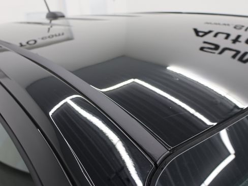 Used 2024 GMC Canyon Elevation w/ Elevation Premium Package AWD/4WD image 4