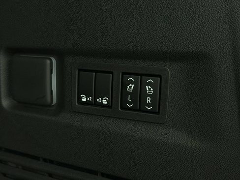 Used 2026 GMC Yukon XL Denali w/ Sun & Power Step Package AWD/4WD image 15