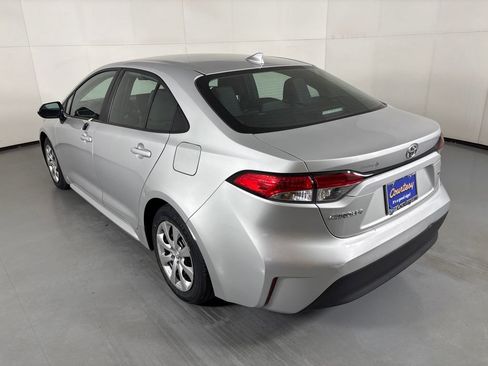 Used 2025 Toyota Corolla LE FWD image 6