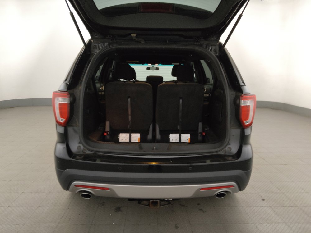 Used 2017 Ford Explorer XLT AWD/4WD image 29