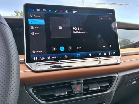 New 2026 Volkswagen Tiguan SEL R-Line AWD/4WD image 16