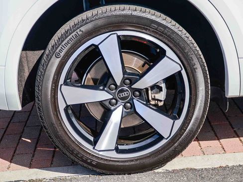 Certified 2023 Audi Q5 2.0T Premium Plus image 8