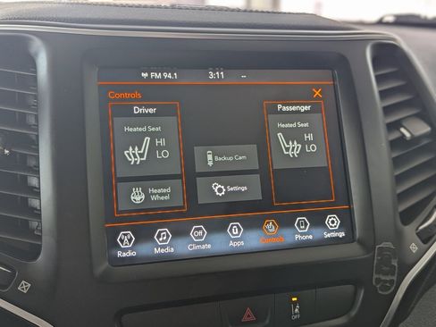 Used 2022 Jeep Cherokee Latitude w/ Sun & Sound Group image 33