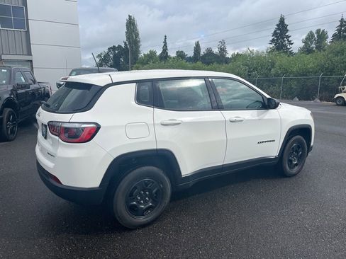 Used 2019 Jeep Compass Sport w/ Tech Group AWD/4WD image 3