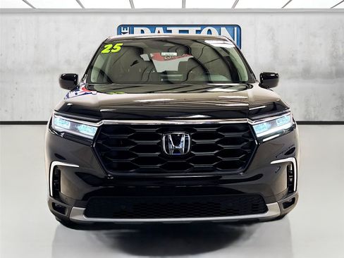 Used 2025 Honda Pilot EX-L image 2