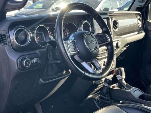 Used 2021 Jeep Wrangler Unlimited Sahara image 12