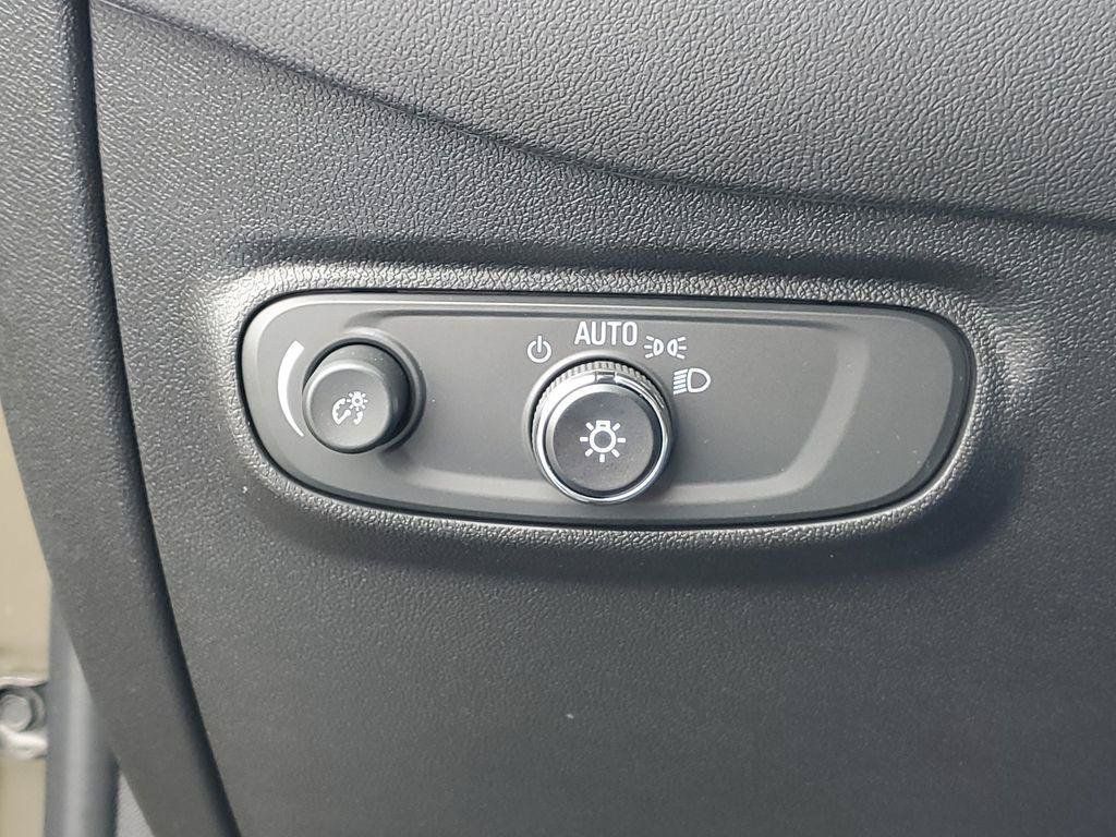 Used 2024 Chevrolet Equinox LT FWD image 8