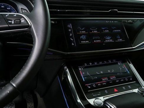 Used 2019 Audi Q8 Prestige w/ Towing Package AWD/4WD image 13