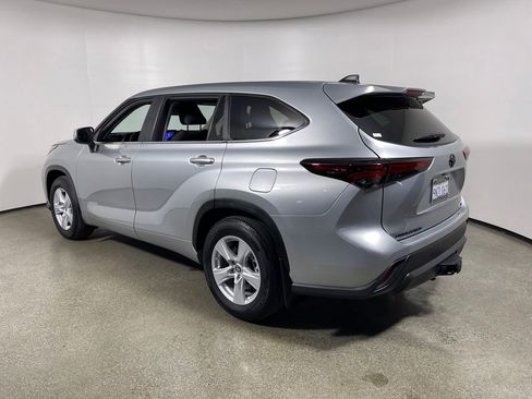 Certified 2024 Toyota Highlander LE image 5