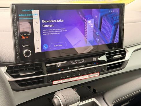New 2026 Toyota Sienna XLE FWD image 28