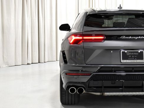 Used 2024 Lamborghini Urus S AWD/4WD image 9