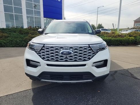 Used 2022 Ford Explorer Platinum w/ Technology Package image 2