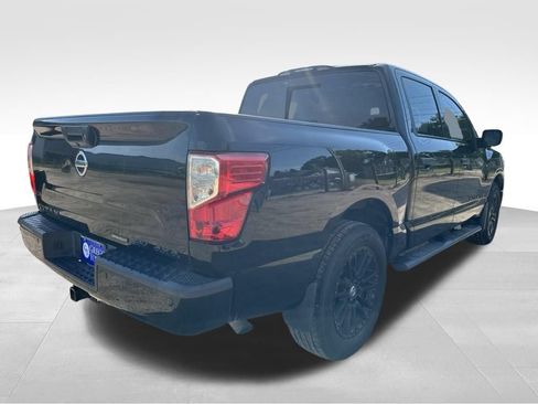 Used 2018 Nissan Titan SV w/ SV Convenience Package AWD/4WD image 6