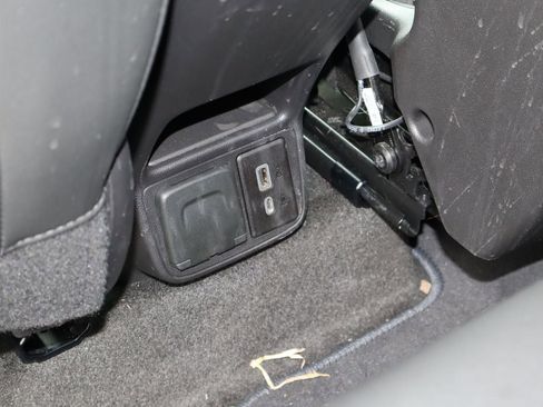 Used 2020 Buick Encore GX Essence w/ Experience Buick Package FWD image 18