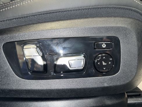 Used 2025 BMW X6 M60i w/ Executive Package image 23