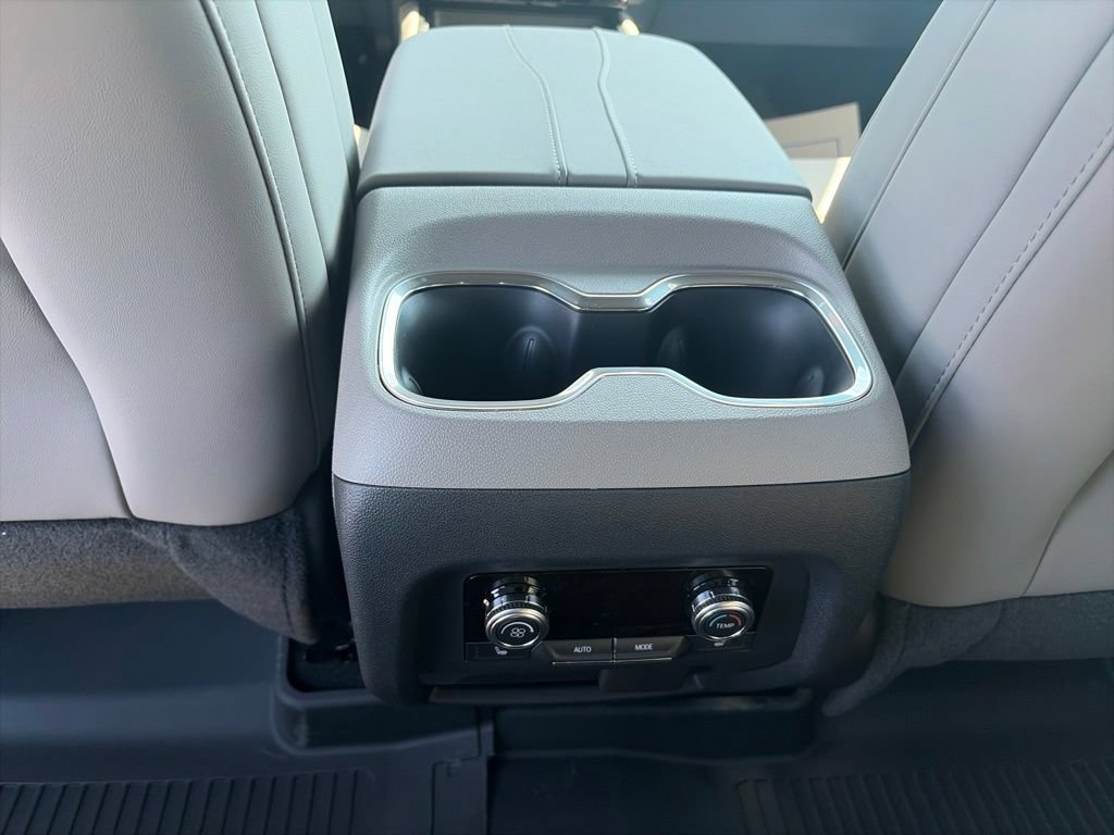 New 2027 GMC Acadia Elevation w/ Elevation Premium Package FWD image 13