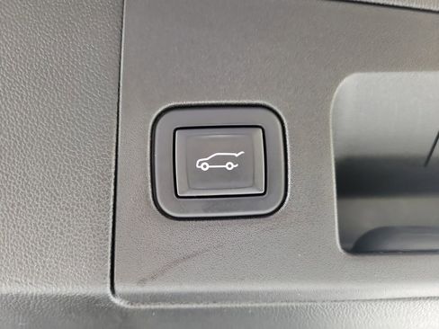 Certified 2023 Cadillac XT5 Sportv w/ Platinum Package AWD/4WD image 9