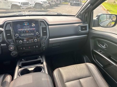 Used 2024 Nissan Titan PRO-4X w/ Pro-4x Convenience Package AWD/4WD image 21