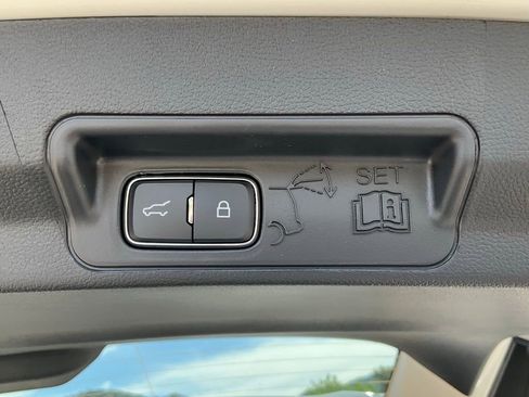 New 2026 Ford Explorer Active w/ Active Comfort Package image 19