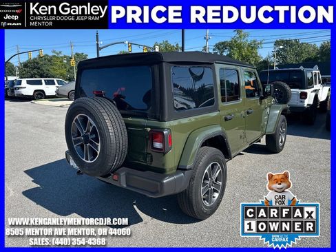 Used 2023 Jeep Wrangler Unlimited Sahara w/ Cold Weather Group AWD/4WD image 10