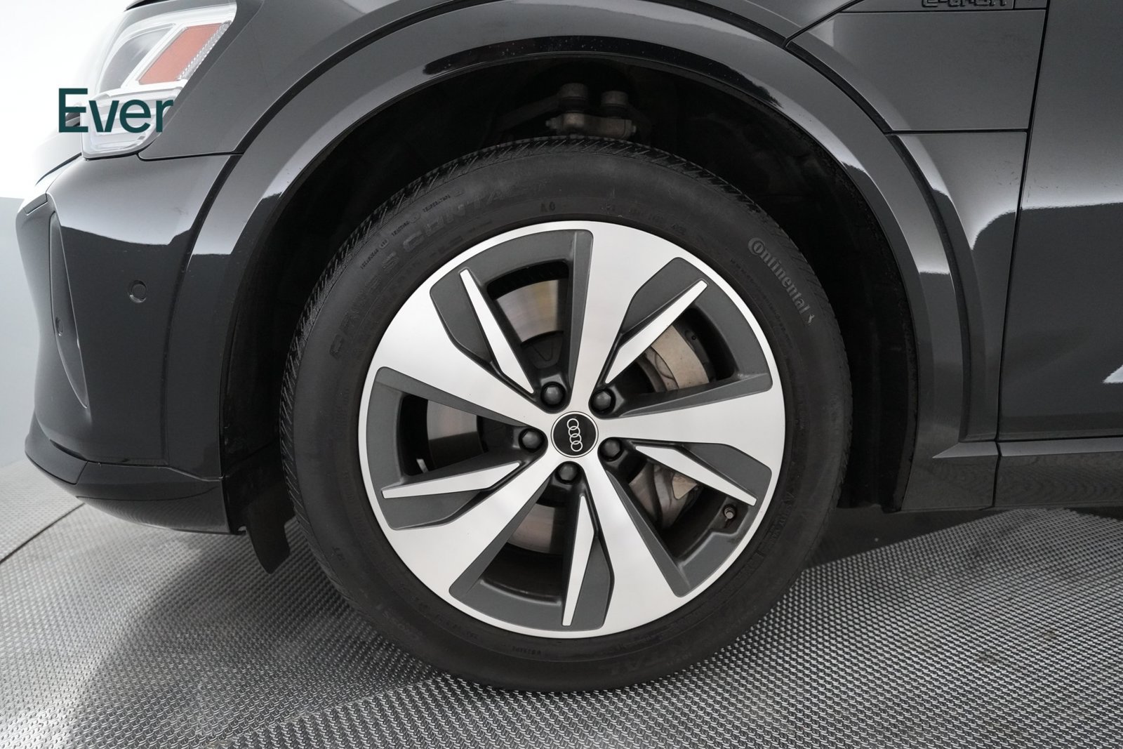 Used 2024 Audi Q8 e-tron Premium Plus w/ Premium Plus Package AWD/4WD image 20
