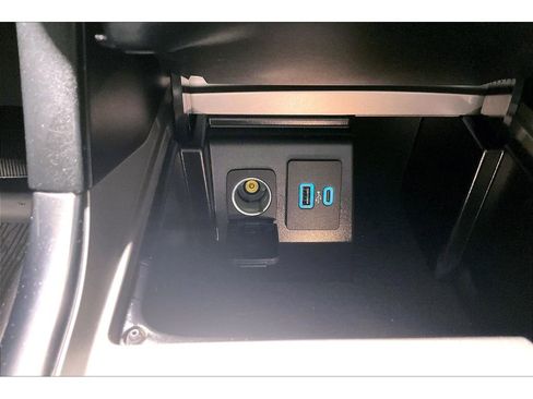 Used 2023 Ford Explorer XLT w/ Equipment Group 202A image 35