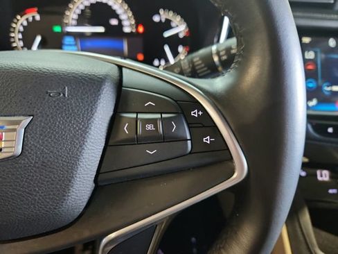 Used 2017 Cadillac XT5 FWD image 29