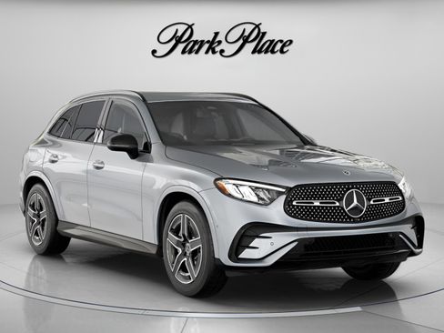 Certified 2025 Mercedes-Benz GLC 300 4MATIC w/ AMG Line image 33