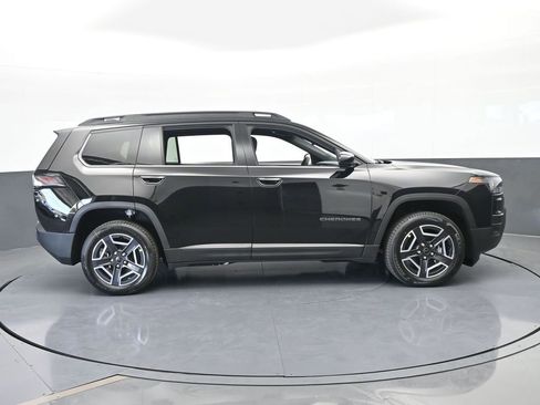 New 2026 Jeep Cherokee Laredo image 7
