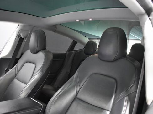Used 2019 Tesla Model 3 Long Range image 16