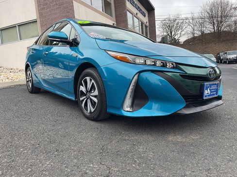 Used 2017 Toyota Prius Prime Premium image 13