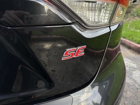 Used 2020 Toyota Corolla SE image 30