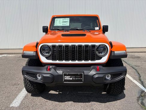 New 2026 Jeep Wrangler Unlimited Rubicon w/ Whitecap Package AWD/4WD image 9