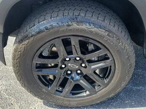 Used 2024 Chevrolet Colorado Trail Boss w/ Advanced Trailering Package AWD/4WD image 9