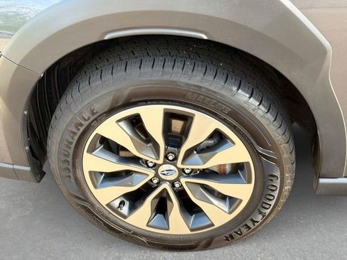 Used 2023 Subaru Outback Limited AWD/4WD image 12