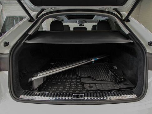 Used 2020 Audi Q8 Premium AWD/4WD image 30
