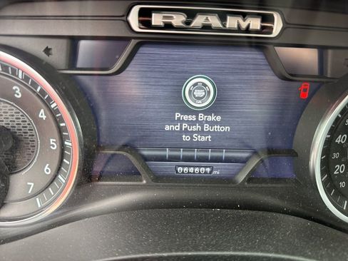 Used 2019 RAM 1500 Laramie image 14