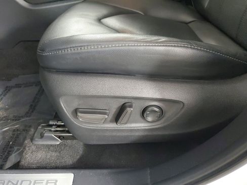 Used 2023 Toyota Highlander Limited FWD image 29