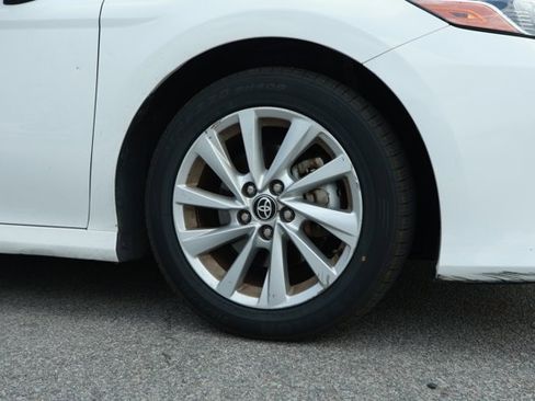 Used 2024 Toyota Camry LE image 5