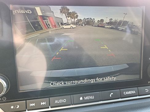 Used 2024 Nissan Rogue SV image 9