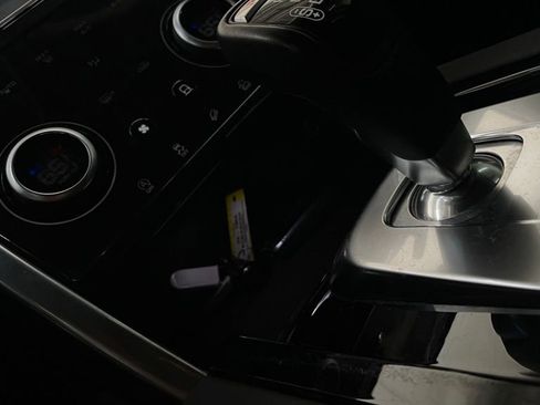 Used 2021 Land Rover Discovery Sport SE image 29