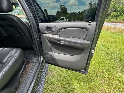 Used 2010 Chevrolet Avalanche LT w/ Suspension Package, Off-Road image 23