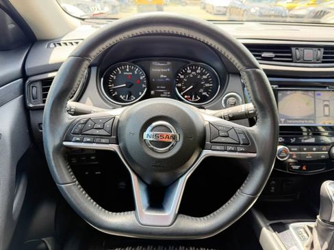 Used 2017 Nissan Rogue SV w/ Sun & Sound Touring Package AWD/4WD image 20