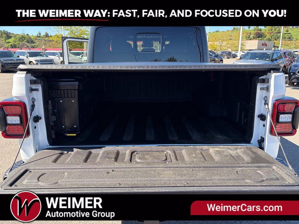 Used 2022 Jeep Gladiator Rubicon w/ LED Lighting Group AWD/4WD image 37